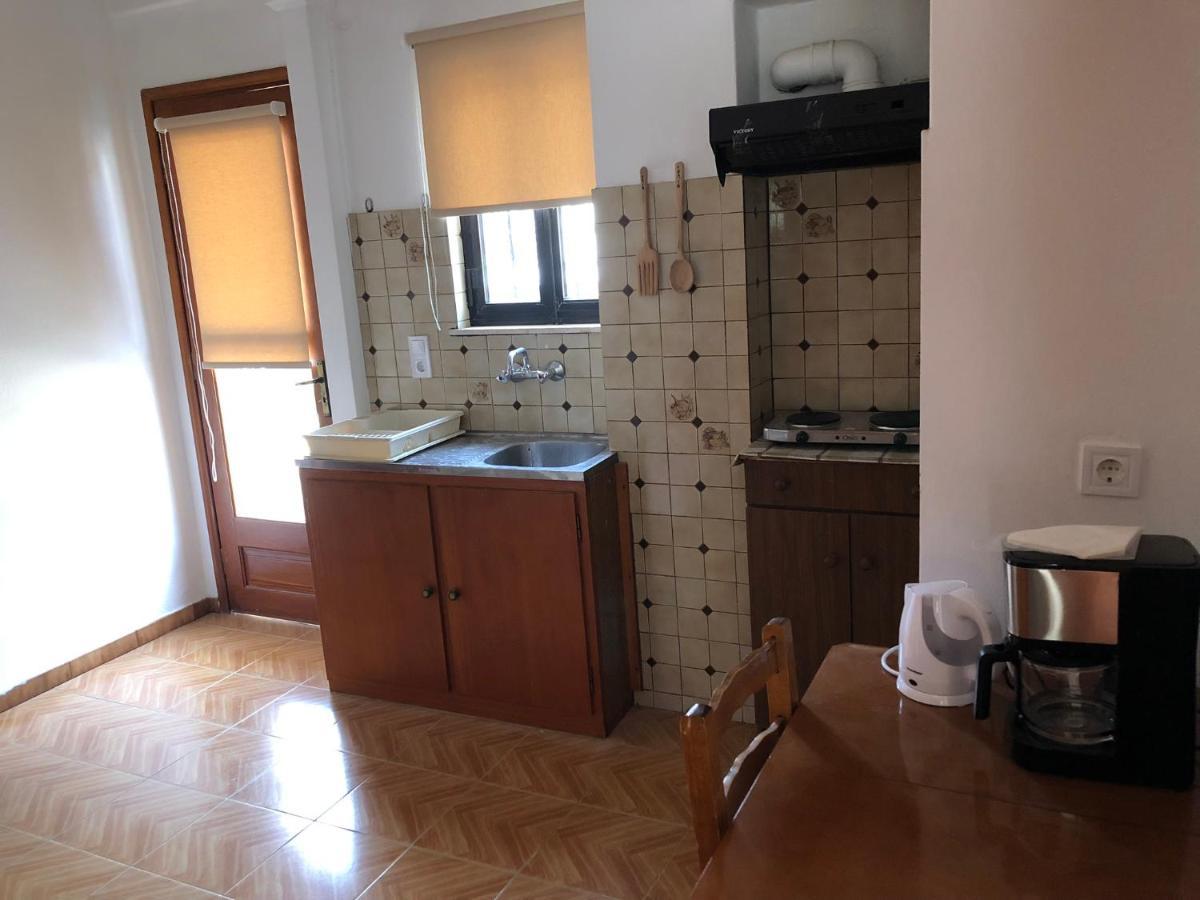 Artemis And Fillo Apartment Loutra Edipsou  Exterior photo